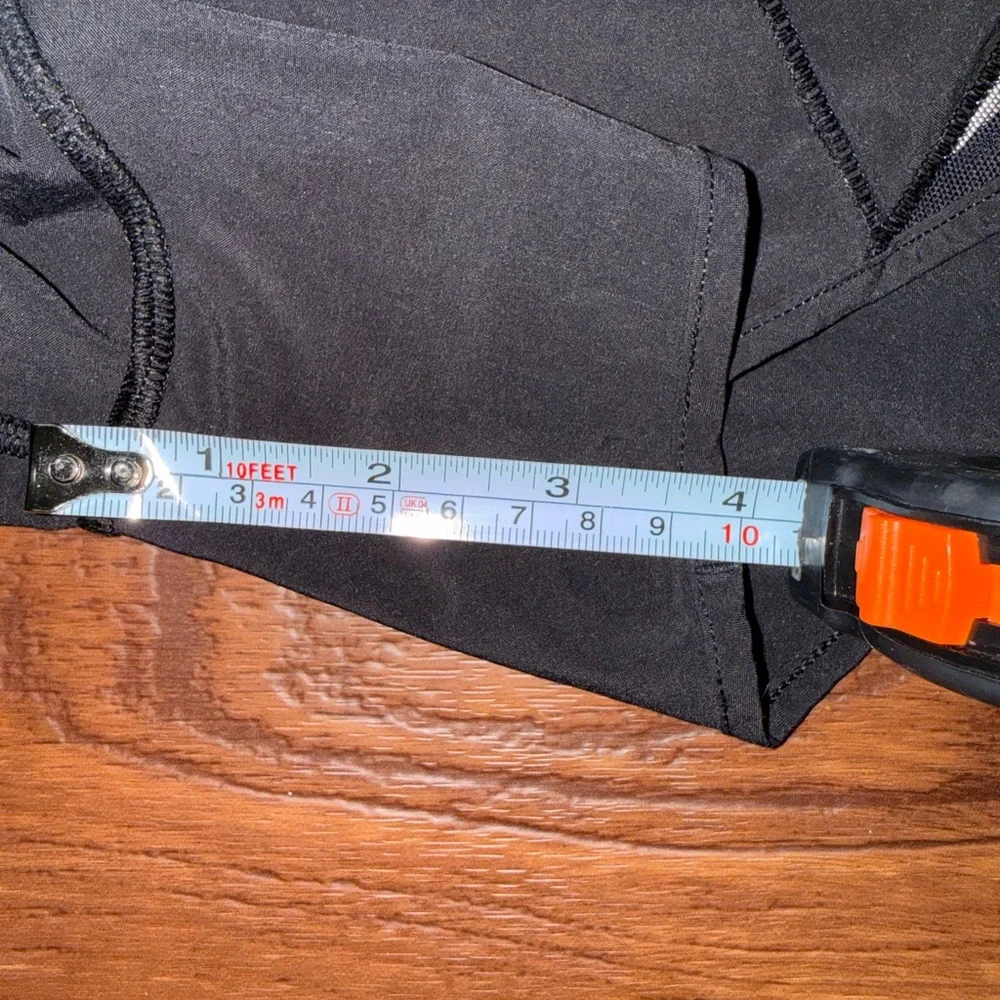 Excellent Lululemon Hotty Hot Short II Long 4" Low Rise Black Size:0/ 00 - Picture 13 of 13